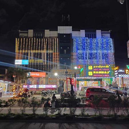 ホテル Famous Residency Tiruchirappalli エクステリア 写真