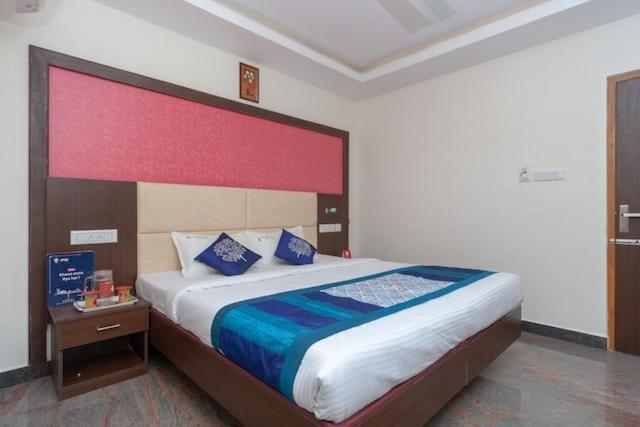 ホテル Famous Residency Tiruchirappalli エクステリア 写真