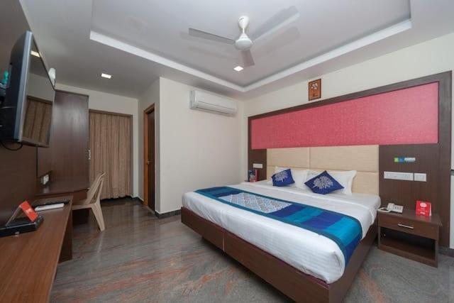ホテル Famous Residency Tiruchirappalli エクステリア 写真