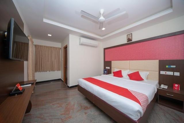 ホテル Famous Residency Tiruchirappalli エクステリア 写真
